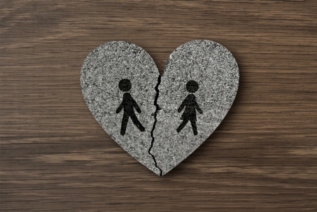 Pictograms that evoke the image of a breakup.